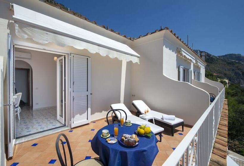 غرفة سوبيريور مطلّة علي البحر مزودة بشُرفة, Open Gate