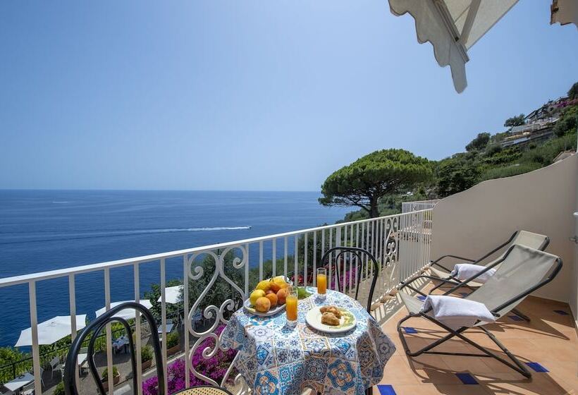 Triple Room Sea View, Open Gate