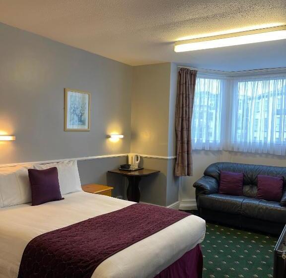 اتاق خانوادگی, Palm Court B&b