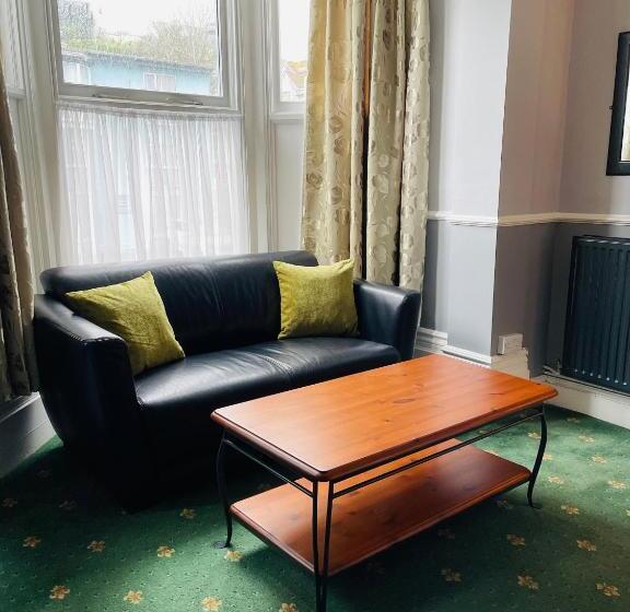 اتاق سوپریور با تخت بزرگ, Palm Court B&b
