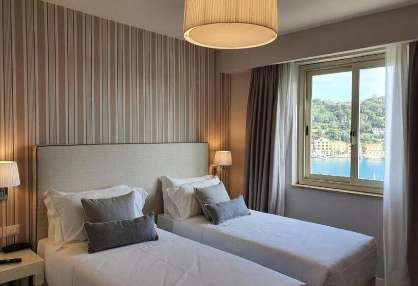 Классический Номер, Plaza