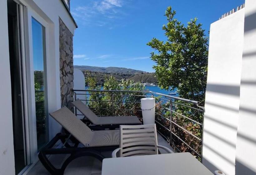 Номер Economy, Plaza