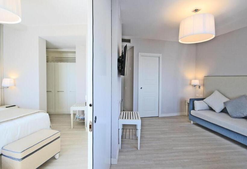 Полулюкс, Plaza