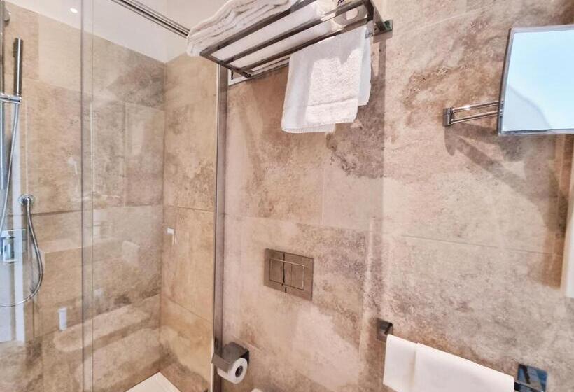 Номер Стандарт с Балконом, Plaza