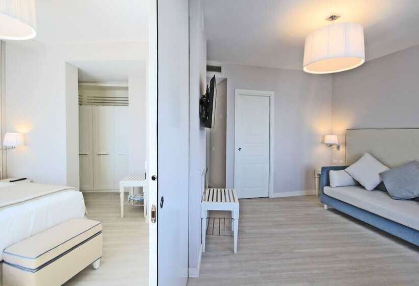 Полулюкс, Plaza