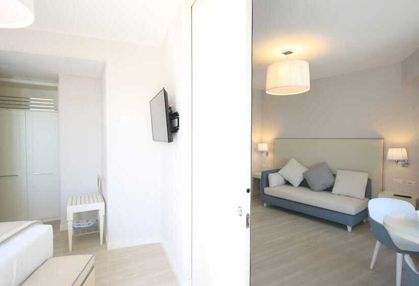 Полулюкс, Plaza