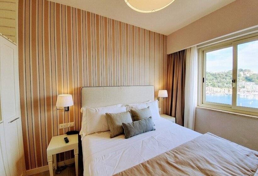 Классический Номер, Plaza