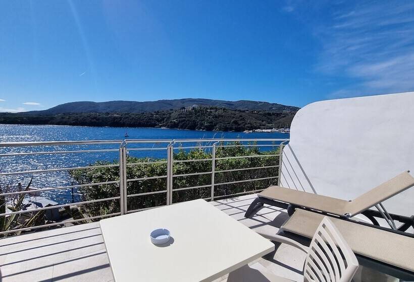 Номер Комфорт, Plaza