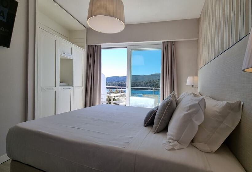 Номер Комфорт, Plaza