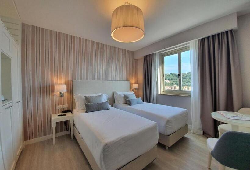 Классический Номер, Plaza