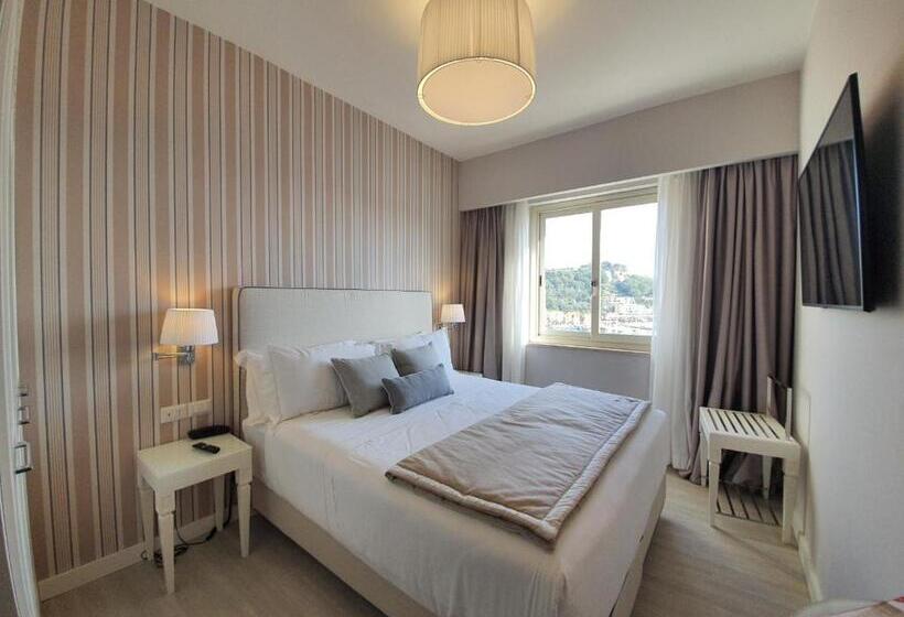 Классический Номер, Plaza