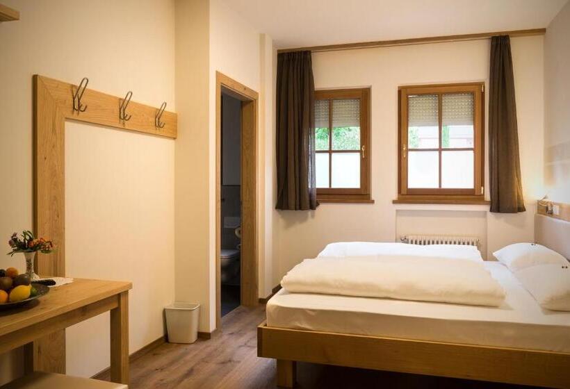 اتاق راحتی سه تخته, Ristorante Lewald