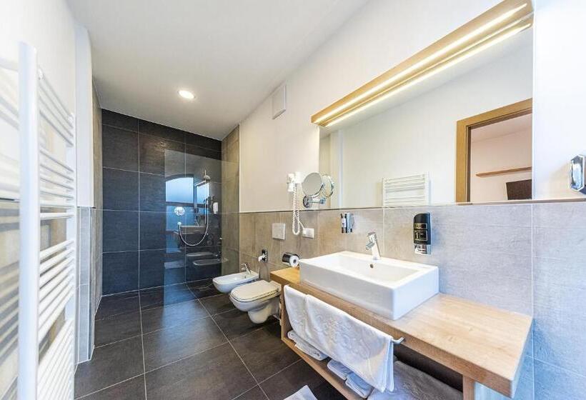 اتاق راحتی سه تخته, Ristorante Lewald