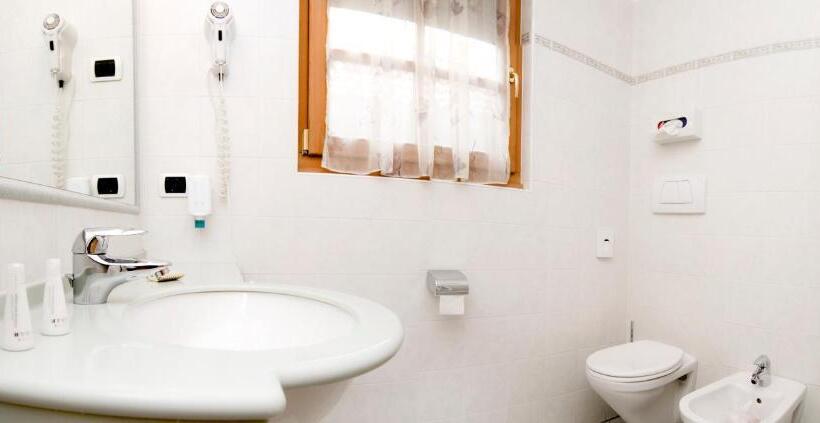 اتاق راحتی سه تخته, Ristorante Lewald