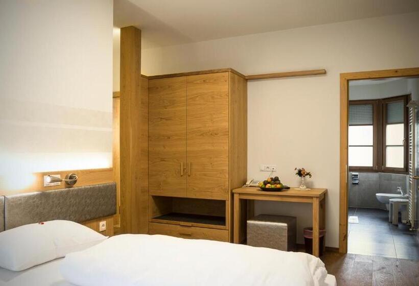 اتاق استاندارد, Ristorante Lewald