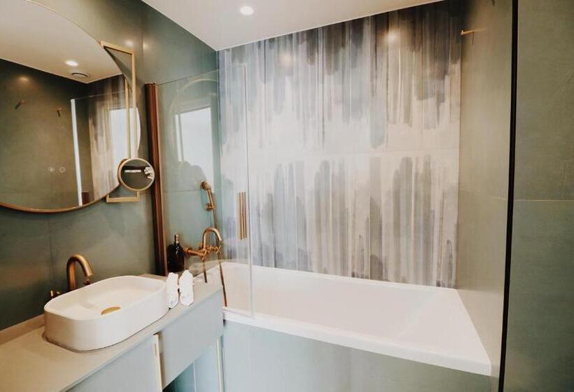 غرفة قياسية مزوَّدة بجاكوزي, Le Rose Thé