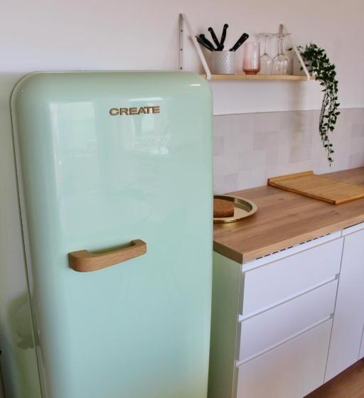 شقة غرفة واحدة, Le Rose Thé