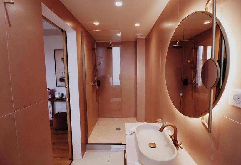 غرفة قياسية, Le Rose Thé