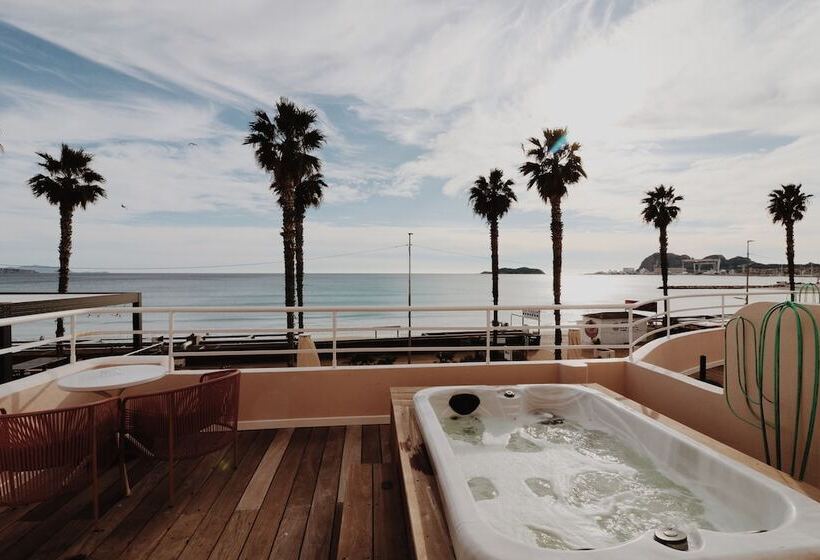 غرفة قياسية, Le Rose Thé