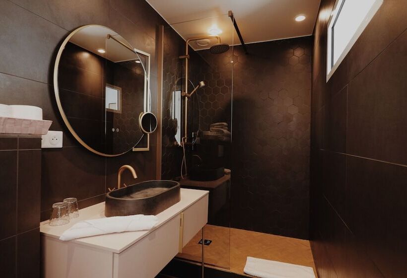 غرفة قياسية, Le Rose Thé