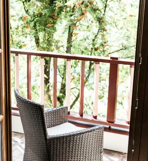 חדר סטנדרט לשלושה עם מרפסת, Salzburg Hotel Holznerwirt