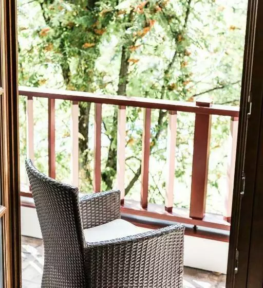 バルコニー付きスタンダードトリプルルーム, Salzburg Hotel Holznerwirt