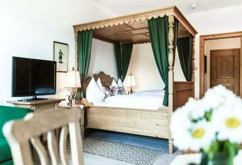 バルコニー付きスタンダードトリプルルーム, Salzburg Hotel Holznerwirt