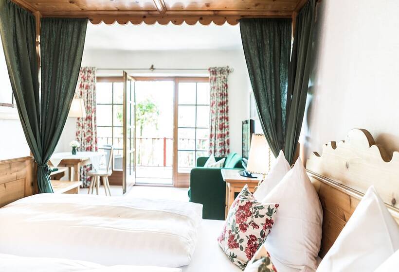 חדר סטנדרט לשלושה עם מרפסת, Salzburg Hotel Holznerwirt