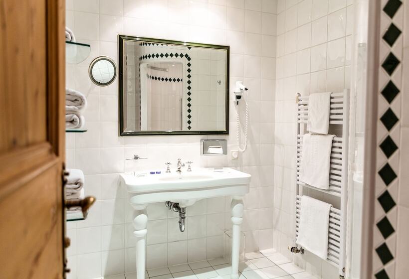 חדר סטנדרט לשלושה עם מרפסת, Salzburg Hotel Holznerwirt