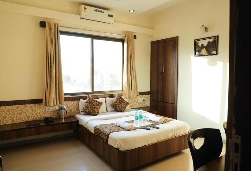 Deluxe Rum, Sai Grand Castle Inn