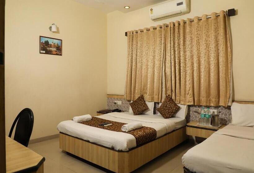 Standard Trippelrum, Sai Grand Castle Inn