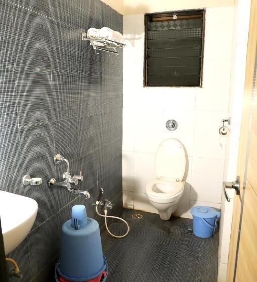 Fyrbädds Standardrum, Sai Grand Castle Inn