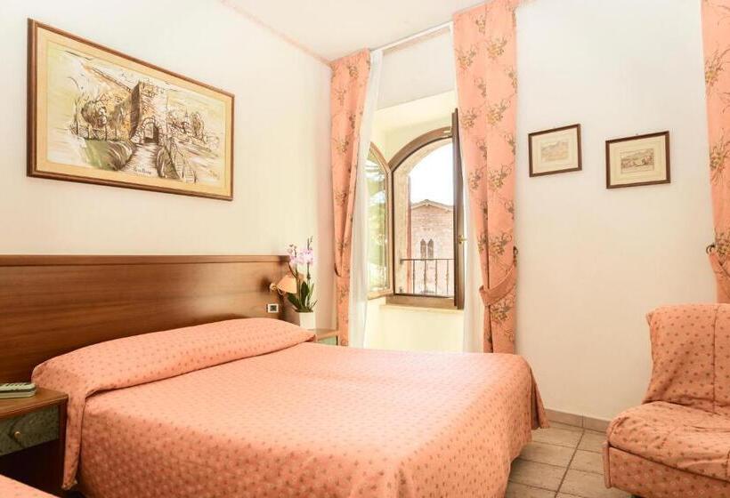 اتاق استاندارد سه نفره, San Pietro