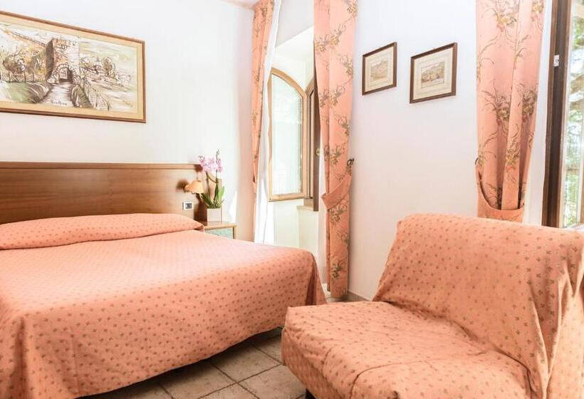 اتاق استاندارد سه نفره, San Pietro