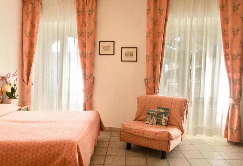 اتاق استاندارد سه نفره, San Pietro