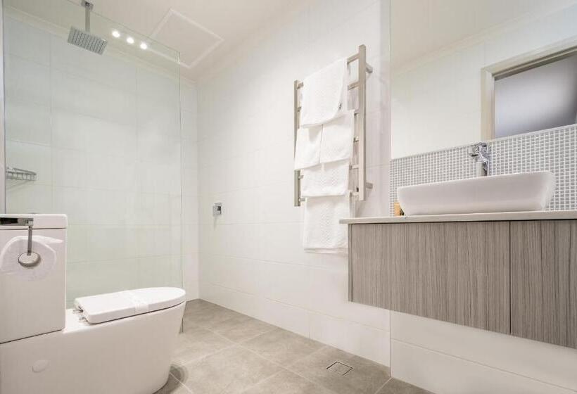 غرفة سوبيريور, The Lighthouse