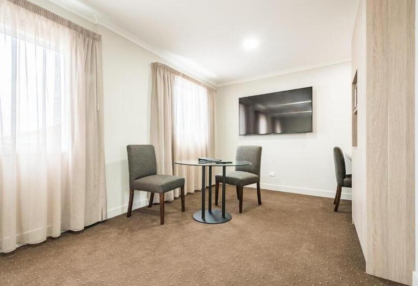 غرفة سوبيريور, The Lighthouse