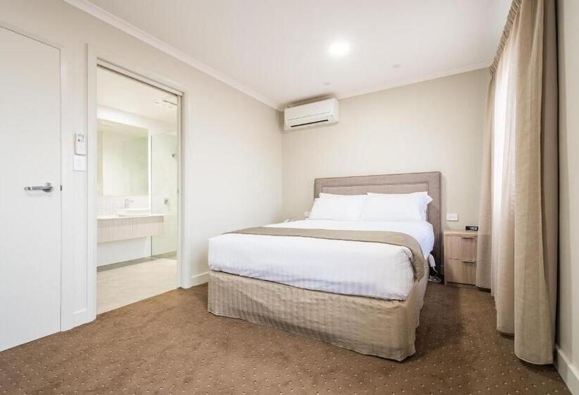 غرفة سوبيريور, The Lighthouse