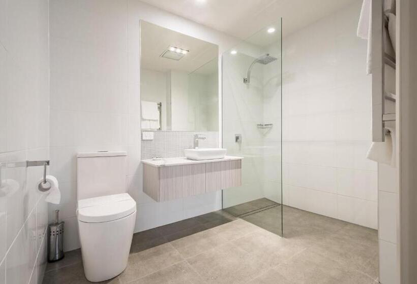 غرفة سوبيريور, The Lighthouse