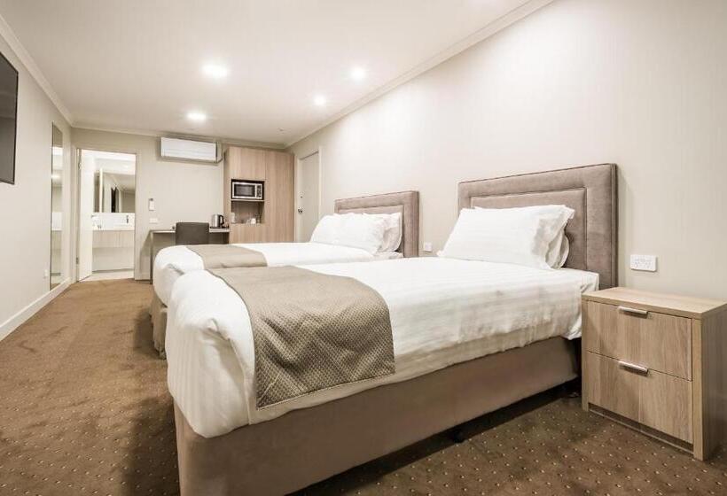 غرفة سوبيريور, The Lighthouse