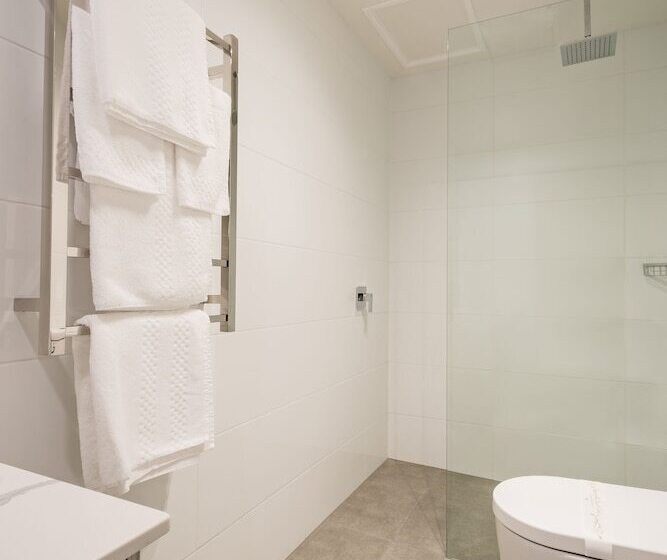 غرفة سوبيريور سرير ملكى, The Lighthouse