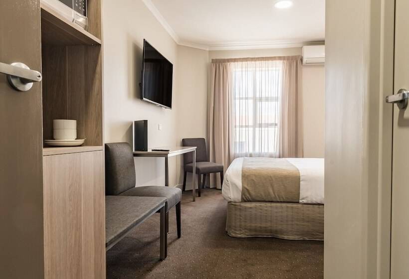 غرفة سوبيريور, The Lighthouse