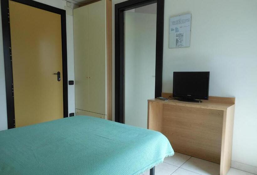 חדר סטנדרט יחיד, Motel Monterosa