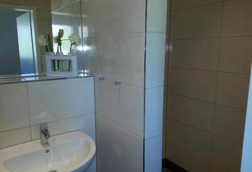 身障者適用スタンダードルーム, Ostseehotel Boltenhagen
