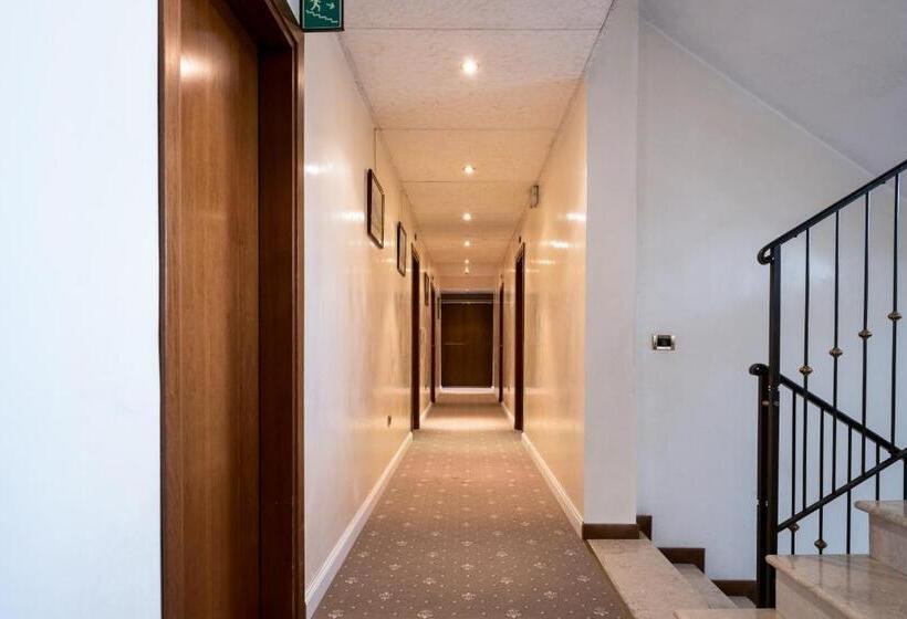 اتاق استاندارد یک نفره, Villa Sara