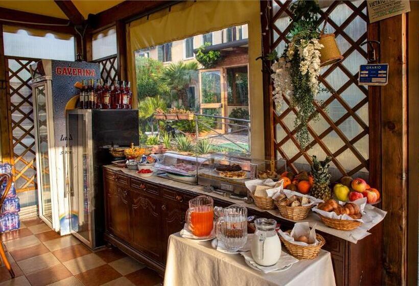 اتاق استاندارد یک نفره, Villa Sara