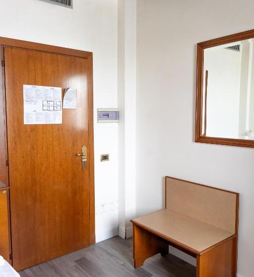 اتاق استاندارد یک نفره, Villa Sara