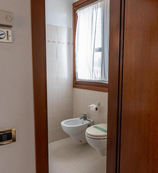 اتاق استاندارد یک نفره, Villa Sara