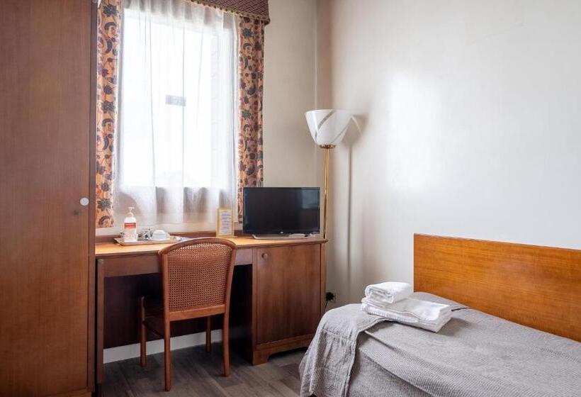 اتاق استاندارد یک نفره, Villa Sara