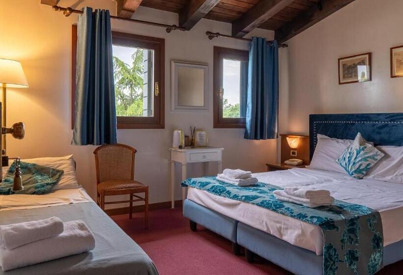 اتاق کلاسیک سه تخته, Villa Sara